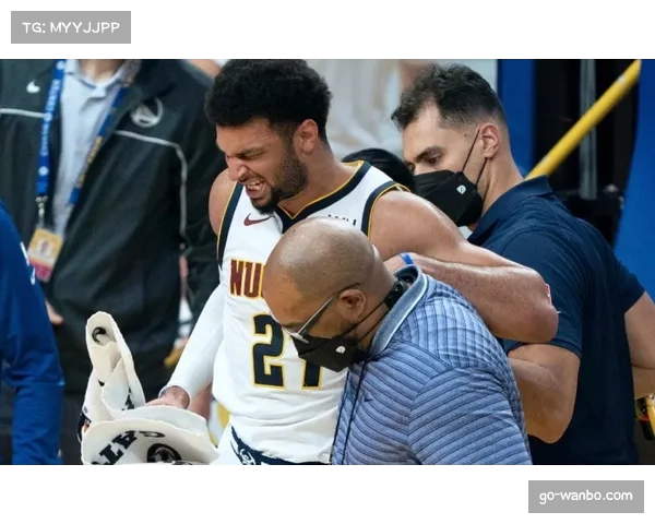 穆雷单核带队攻坚 掘金残阵展现团队篮球韧性