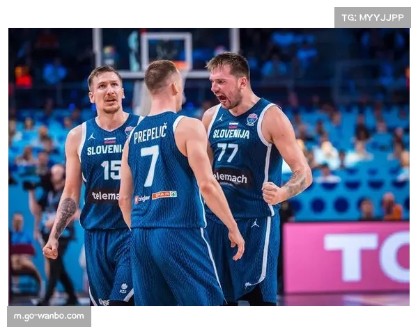 东契奇手势被解读为暗示 裁判收受贿赂触及联盟底线